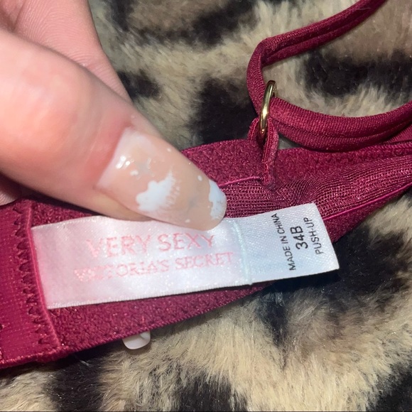 Bombshell Victoria’s Secret Very Sexy Satin + 2 Cups Push-Up bra Wine Medallion - Picture 2 of 8